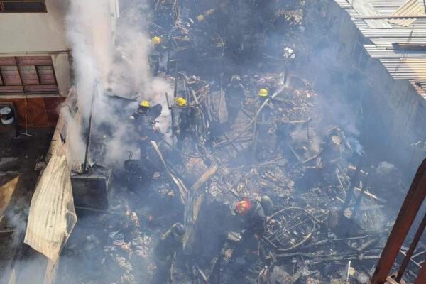 Incendio en Guadalupe Hidalgo deja a un adulto mayor sin vida; autoridades confirmaron el fallecimiento dentro de una vivienda donde se almacenaba material PET. FOTO: E-consulta.
