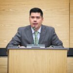 Jimmy Natale presentó una iniciativa para garantizar al menos dos horas de estacionamiento en Puebla.