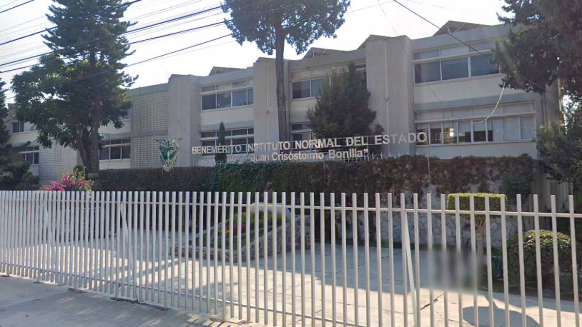 Padres de familia del BINE denunciaron presuntos abusos y conductas inapropiadas de docentes de bachillerato hacia alumnas; la SEP Puebla confirmó que ya inició una investigación.