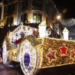 El Desfile de Reyes Magos 2026 provocará cierres viales este sábado 3 de enero en el Centro Histórico de Puebla y avenidas principales, a partir de las 17:00 horas.