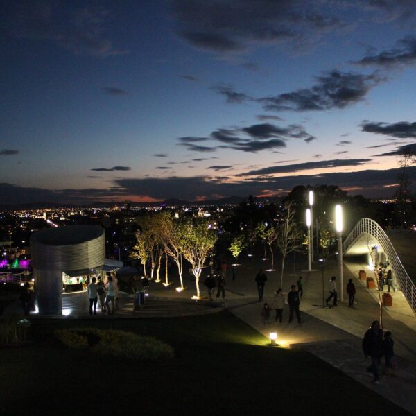 Servicios Públicos informó que ya se tienen identificados los puntos sin iluminación en Los Fuertes y que se intervendrán en coordinación con el estado para mejorar la seguridad.