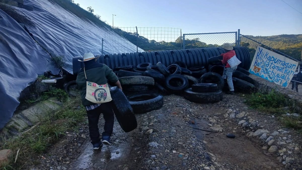 Decretan cierre definitivo del relleno sanitario de Huehuetla tras protesta de comunidad totonaca