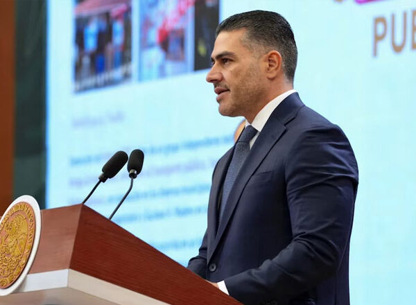 Harfuch confirmó que siguen abiertas las investigaciones contra policías municipales de Puebla presuntamente ligados a La Barredor; hay más órdenes de aprehensión pendientes. FOTO: Periodismo Hoy.