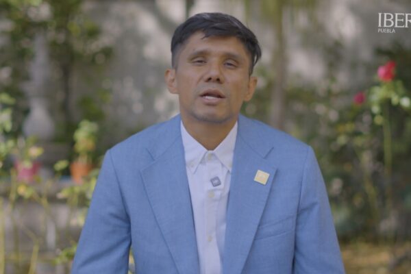 El académico de IBERO Puebla, Leonardo Escobar, acusó a la Guardia Nacional y a policías de Apodaca de detenerlo ilegalmente, golpearlo y mantenerlo incomunicado durante 14 días. IMAGEN: Ibero Puebla.