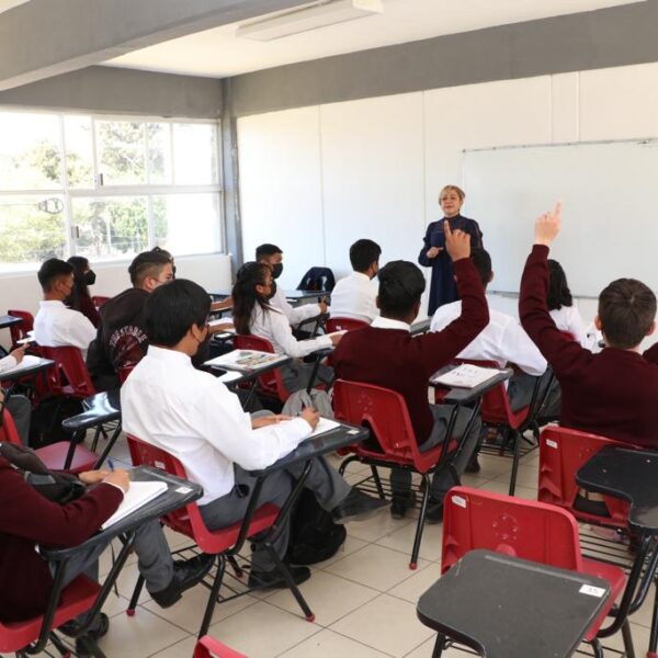 Más de 200 mil estudiantes de bachillerato en Puebla regresan a clases este 7 de enero en 1,626 planteles. FOTO: Síntesis.