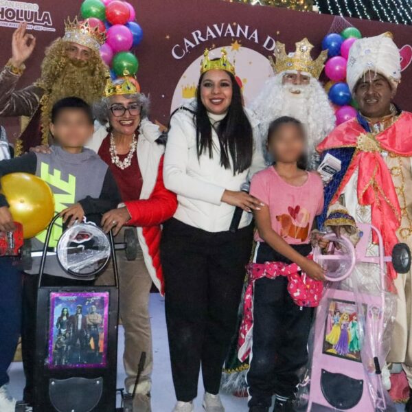 La Caravana de la Transformación comenzó su recorrido en San Pedro Cholula con entregas de juguetes en juntas auxiliares y una jornada festiva en la Plaza de la Concordia