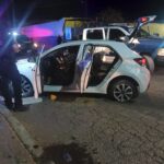 Durante un patrullaje preventivo, un individuo armado intentó huir y agredió a elementos de SSC Cholula; fue detenido, aseguradas drogas y un arma.