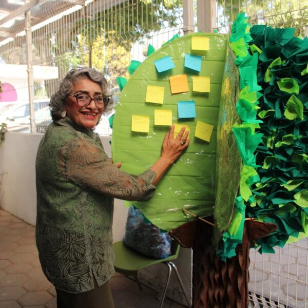 En el marco del Día Naranja el DIF Municipal de San Pedro Cholula realizó pláticas y dinámicas de sensibilización para prevenir y erradicar la violencia contra las mujeres y la violencia laboral.