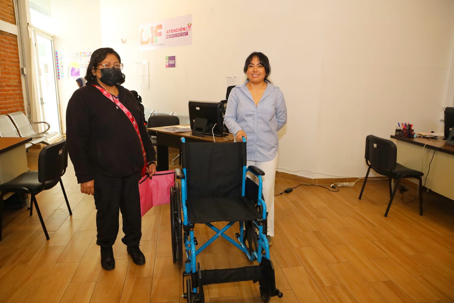 El DIF Puebla Capital entregó aparatos funcionales solicitados durante el programa “Día del Pueblo, la Capital te Escucha”.