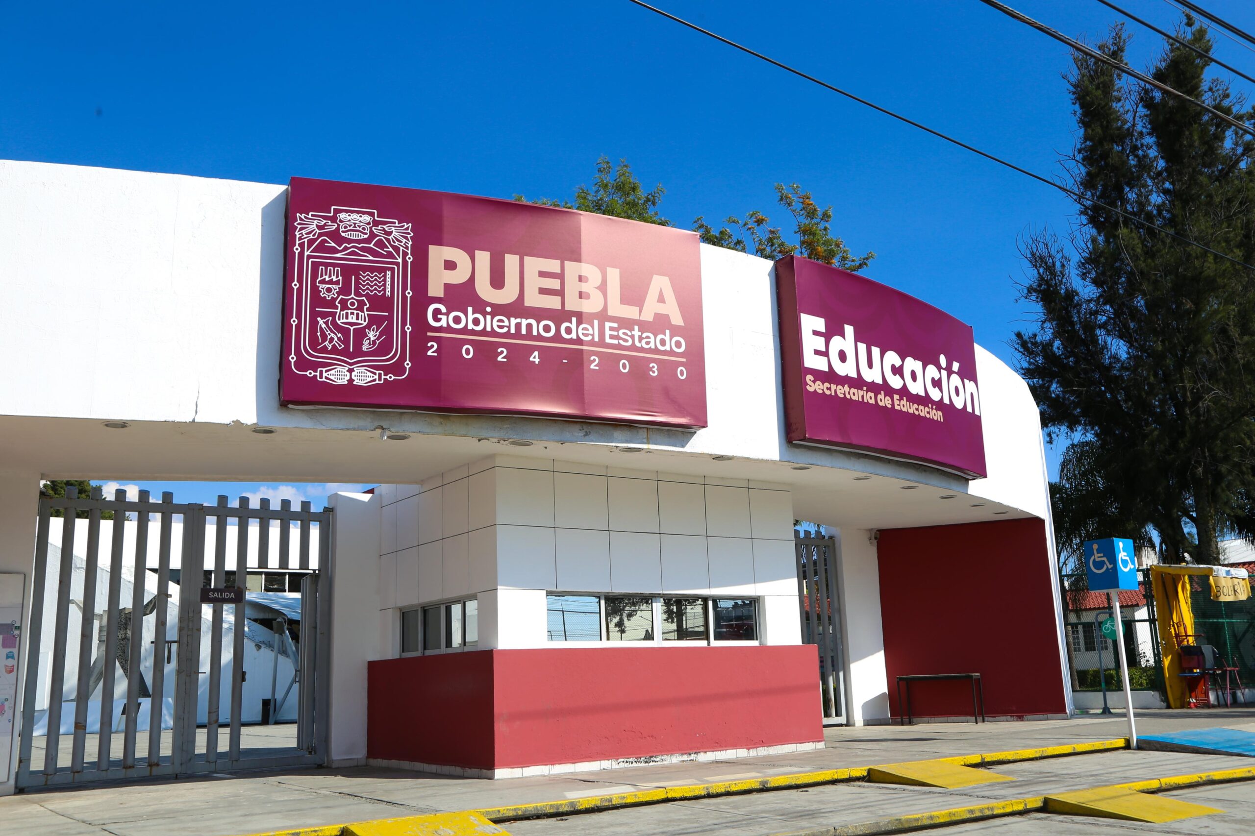 Auditoría preliminar detecta favoritismo y asignación irregular de plazas en la SEP Puebla.