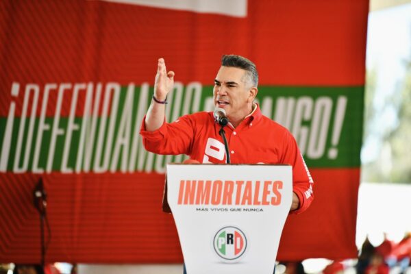 Alito Moreno insiste en que Estados Unidos realice operativos militares contra cárteles en territorio mexicano.