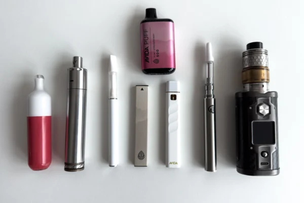 A partir de hoy entra en vigor las sanciones a venta y distribución de vapes en México. FOTO: Avida CBD.