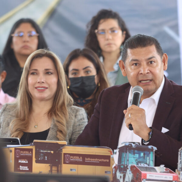 Armenta llamó a Morena a revisar el actuar de sus gobiernos para corregir prácticas rumbo a los próximos procesos electorales. FOTO: Hipócrita Lector.