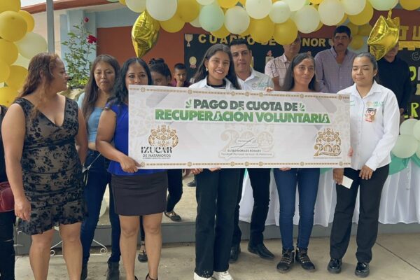 Asareel Carranza fue removida de sus funciones en el municipio de Izúcar por presunto doble ejercicio de funciones y polémicas por la falta de un título profesional. FOTO: Redes sociales.