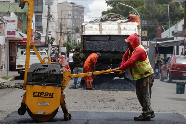 Arranca el Mega Bachetón 2026: inversión federal de 50 mil mdp para rehabilitar 18 mil km de carreteras; Puebla está incluida en la región centro y sur-sureste del país.