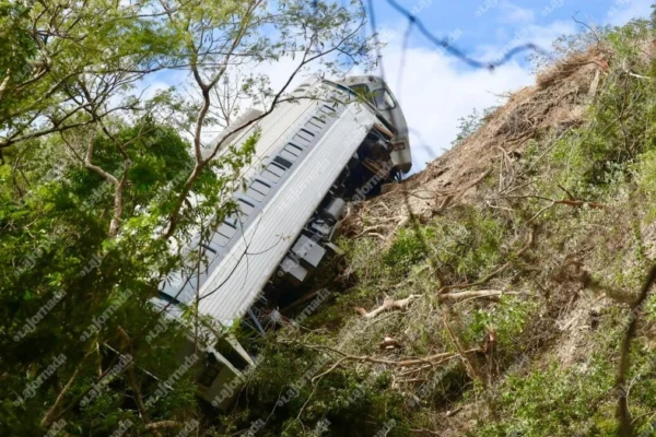Las investigaciones por el descarrilamiento del Tren Interoceánico avanzaron con la extracción de la información de la caja negra. FOTO: La Jornada.