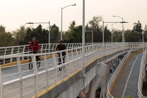 Ciclistas de San Andrés Cholula respaldan la creación de una red de ciclovías si inculye avenidas principales, son amplias y bien pavimentadas. FOTO: EsImagen.