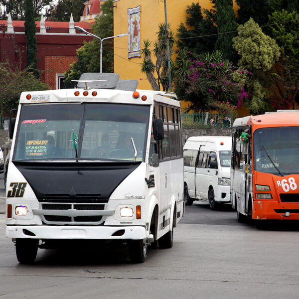 La SMT fijó el 31 de enero como fecha límite para regularizar el transporte público en Puebla; en febrero iniciarán operativos contra unidades irregulares. FOTO: Reto Diario.
