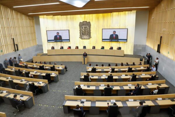 Del 15 al 21 de enero, el Congreso de Puebla realizará las comparecencias de 17 secretarías estatales por la glosa del Primer Informe del gobernador Alejandro Armenta. FOTO: Cambio de página.