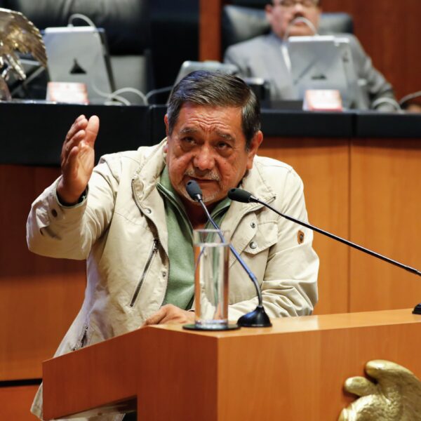 El senador morenista, Félix Salgado, desató la polémica al compartir una imagen por sus regalos de cumpleaños #69, donde se veían condones retardantes.