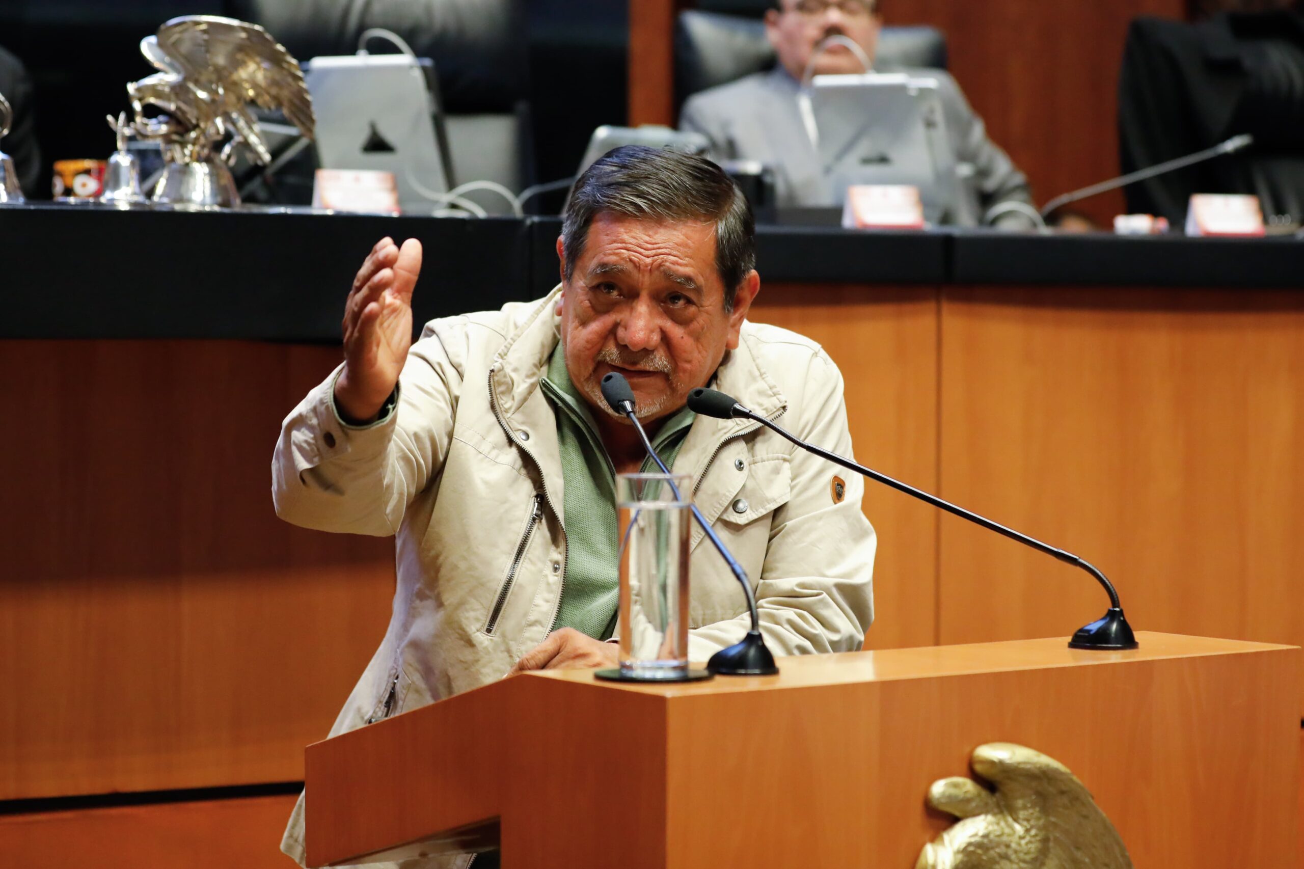 Salgado Macedonio borra publicación tras polémica por regalos de cumpleaños