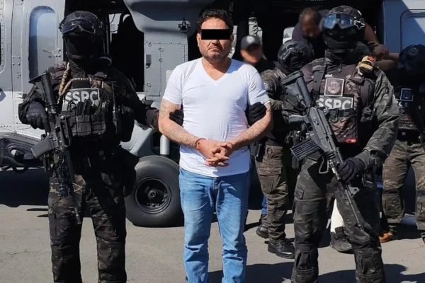 Detienen en Michoacán a César Alejandro Sepúlveda, alias El Botox, líder de Los Blancos de Troya y objetivo prioritario del Gobierno de México.