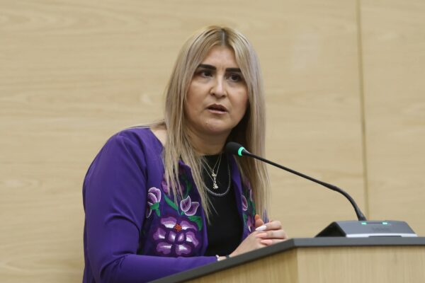 Cruce de acusaciones en el Congreso: la fiscal Idamis Pastor y la diputada de MC, Fedrha Suriano, se señalaron mutuamente por vínculos con funcionarios hoy investigados. FOTO: Sucesos Puebla.