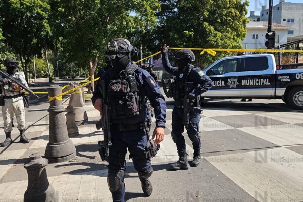 Dos legisladores de MC fueron atacados tras salir del Congreso de Sinaloa. FOTO: Los Noticieristas.