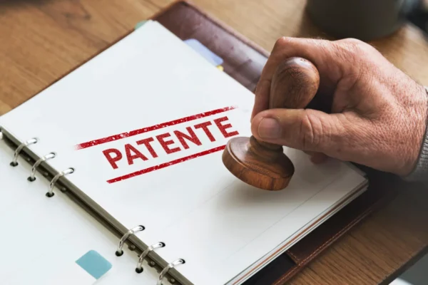 Más de 900 patentes se registraron en Méxicoen 2025, cifra récord para el país. FOTO: Alto Nivel.