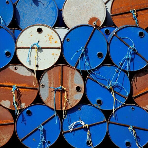 Tras el ataque de EUA en territorio venezolano, el precio del petróleo se alzó levemente en los países de la OPEP. FOTO: Reuters.