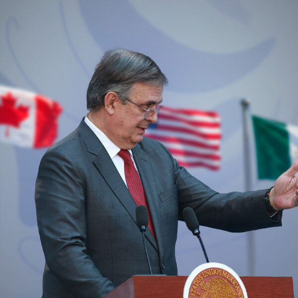 La revisión del T-MEC avanza conforme al calendario y podría concluir el 1 de julio, informó Marcelo Ebrard.