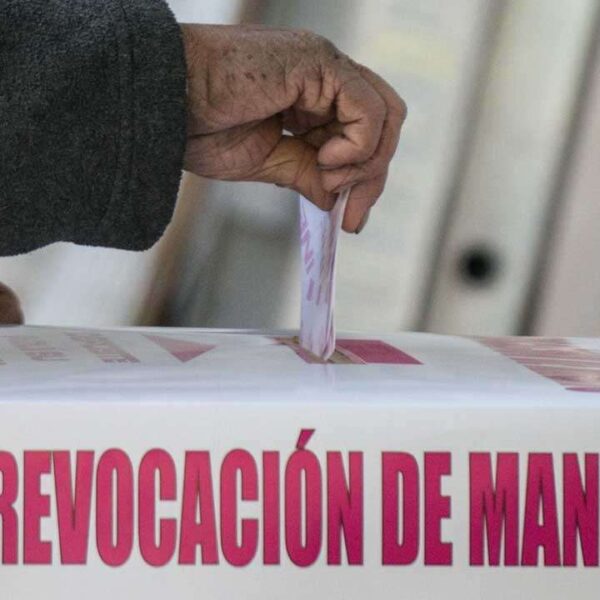 Sheinbaum aseguró que cada estado es libre de realizar la revocación de mandato. Puebla figura entre los 16 estados sin marco legal para su aplicación. FOTO: Diario Marca.