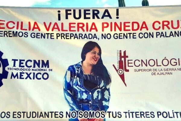 Tras un conflicto desde octubre, la directora del Tecnológico de la Sierra Negra de Ajalpan, Cecilia Pineda Cruz, presentó su renuncia al cargo. FOTO: La Jornada de Oriente.