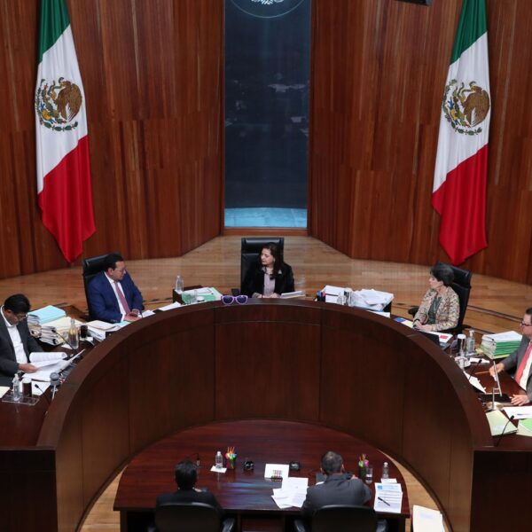 El TEPJF resolvió no ordenar la reinstalación de Iván Cuautle y devolvió el asunto al Tribunal Electoral Estatal para nueva revisión. FOTO: TEPJF.