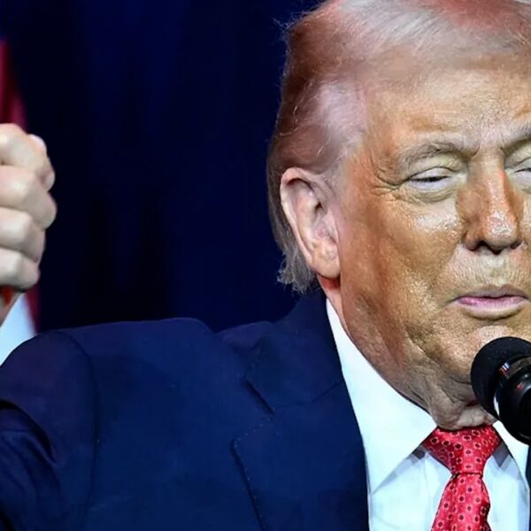 Trump descarta elecciones en Venezuela en 30 días y afirma asumir el control de la transición: “Yo estoy al mando”.