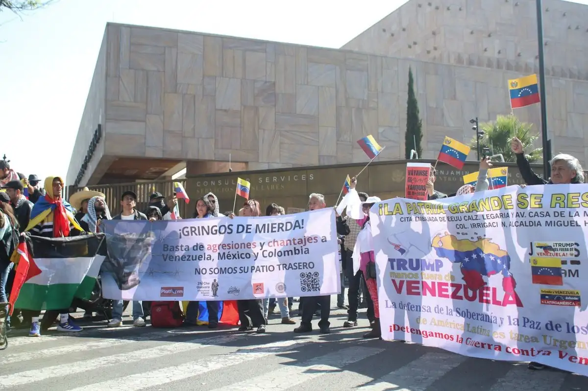 Mexicanos protestan en embajada de EUA tras captura de Nicolás Maduro