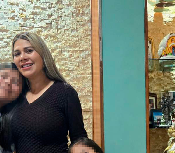 Yesenia Méndez compartió una foto con su familia tras su liberación; acusa desinformación y linchamiento político. FOTO: Redes sociales.