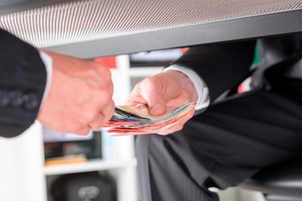 El más reciente índice de Transparencia Internacional advierte que México sigue estancado en el combate a la corrupción. FOTO: Rotativo de México.