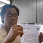 Marx Arriaga Navarro dejó la Secretaría de Educación Pública tras más de 100 horas atrincherado en su oficina, luego de recibir y firmar el oficio que formalizó su destitución.