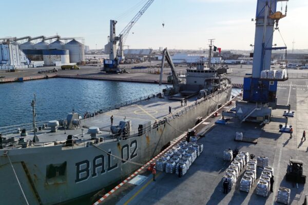 México envía ayuda humanitaria a Cuba en dos buques, en medio de tensión diplomática por amenazas arancelarias de Trump.