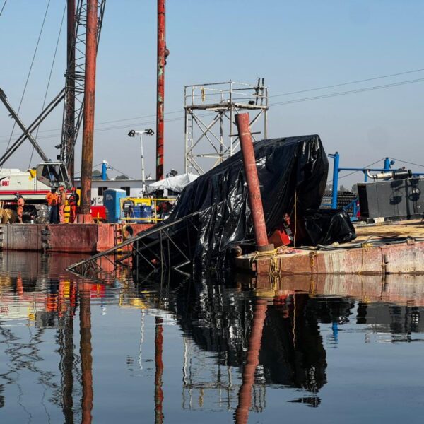 Susto en la presa de Valsequillo; grúa se ladea en obra de “La Panga”, no hubo lesionados y descartan retrasos de ejecución.