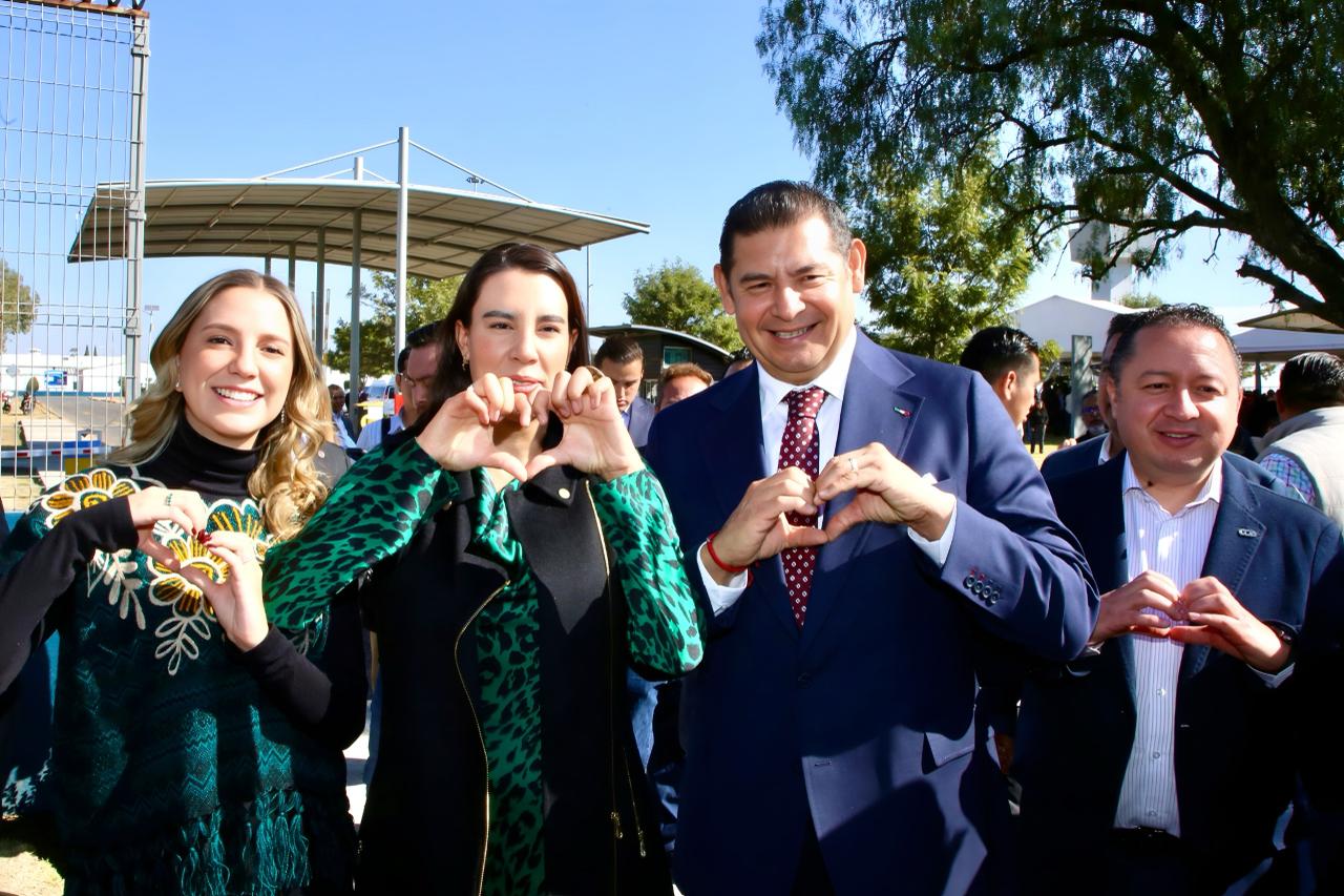 Armenta proyecta "Ciudad Aeroportuaria" en Puebla; revisarán escrituras de 124 hectáreas invadidas en inmediaciones del Hermanos Serdán. FOTO: Gobierno de Puebla.