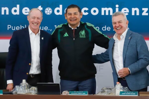 El gobernador Alejandro Armenta y Javier "Vasco" Aguirre confirmaron el partido México vs. Ghana este 22 de mayo en el Estadio Cuauhtémoc.