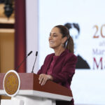 Sheinbaum instruyó investigar presunto caso de fentanilo en Huauchinango; la mandataria pidió cautela y llamó a evitar especulaciones hasta que peritos oficiales confirmen.