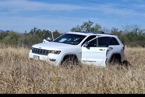 La alcaldesa de Bacanora, Sonora, Nora Alicia Biebrich Duarte, fue atacada a balazos en la carretera Hermosillo–Mazatlán; en la agresión murió su hijo. FOTO: Guacamaya Leaks.