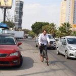 El Gobierno de Puebla opta por ciclovías de 'trazo' en Calzada Zavaleta y Camino Real para no "afectar" la actividad comercial; sin bolardos ni segregadores. IMAGEN: El Sol de Puebla.