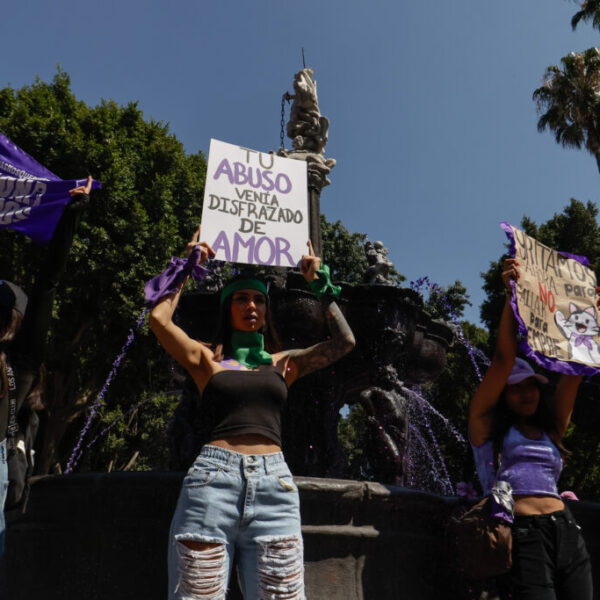 Girasoles por Cecilia Monzón y denuncias en el Zócalo; así se vivirá el Día Internacional de la Mujer en Puebla.