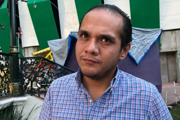 La detención de Dionisio Álvarez, exfuncionario del gobierno de Cuauhtémoc Blanco, destapó una red de presuntas irregularidades financieras y cateos en Morelos. FOTO: Bajo palabra.