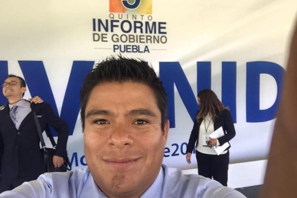 El PAN Puebla rechazó cualquier vínculo con Christian N., presunto implicado en el doble homicidio de Karina Ruiz y Alexandro Tello; afirmó que no es proveedor ni tiene relación con la dirigencia estatal. FOTO: Redes sociales.