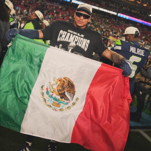 Elijah Arroyo: El "Troyano" de Cancún que conquistó el Super Bowl y puso en alto la bandera de México.